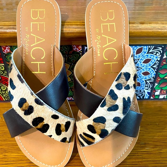Like NEW sandals BEACH by Matisse! SUPER CUTE🖤 - Picture 1 of 7